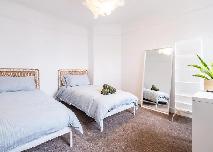 Orion Room - Twin Room In Luton